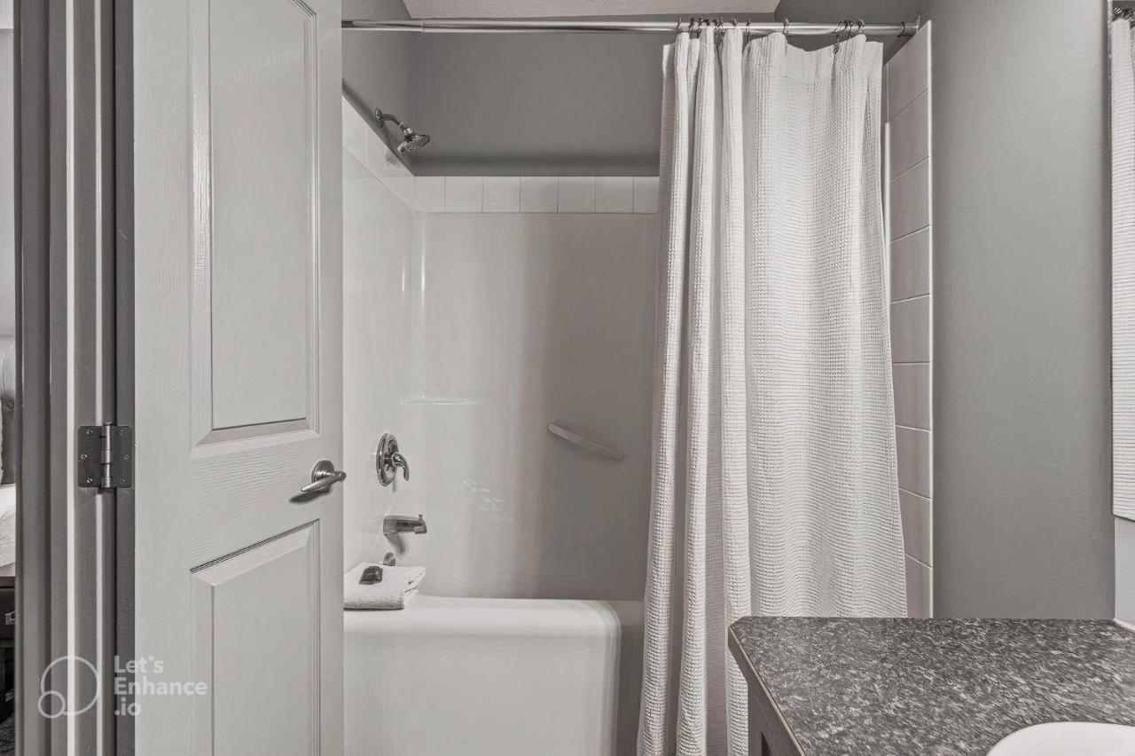 Appartement Rocky Mountain Getaway With Outdoor Heated Pool, 3 Hot Tubs, Gym, Bbq, Garage & 24 Hour Reception Near Banff *